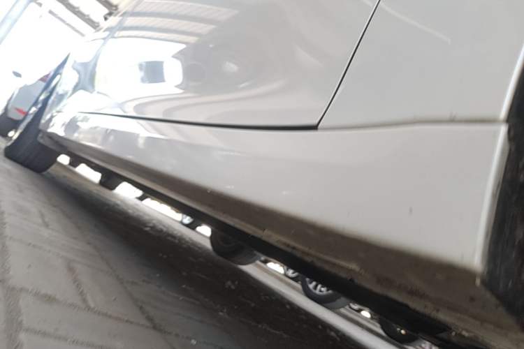 Used Kia K5 2016 1.6T Automatic LUX Right Side Sill