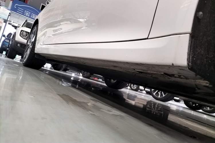 Used Kia K5 2016 2.0L Automatic LUX Right Side Sill