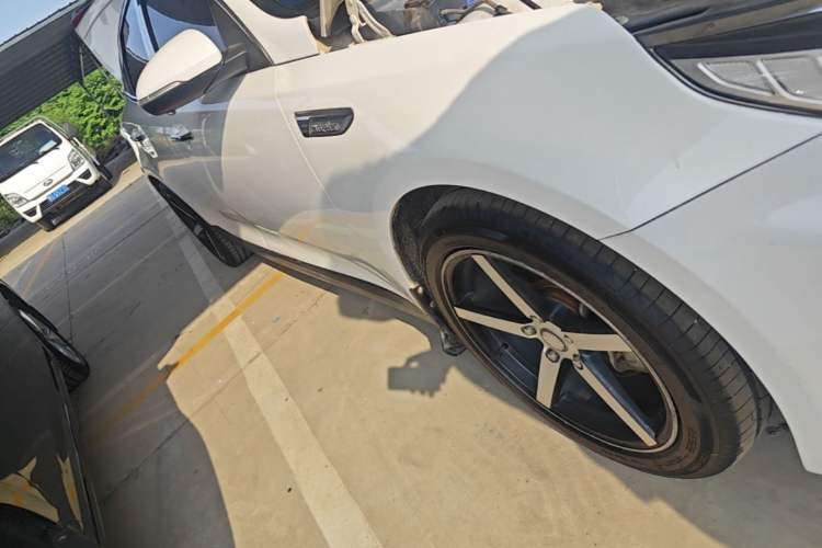 Used Kia K5 2016 1.6T Automatic LUX Right Side Sill