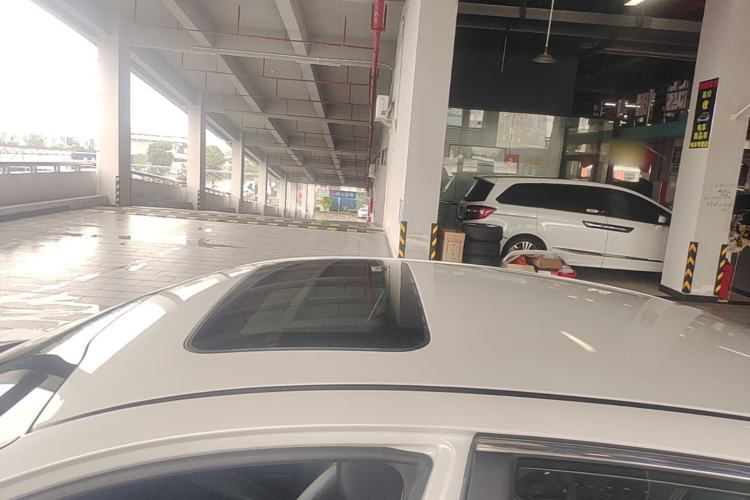 Used Kia K5 2016 2.0L Automatic LUX Roof