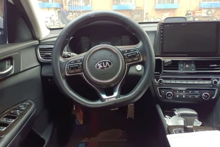 Used Kia K5 2016 1.6T Automatic LUX Steering Wheel
