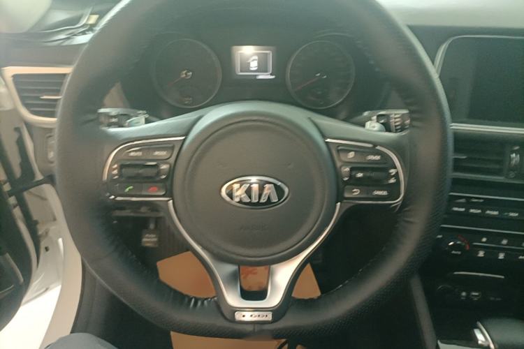 Used Kia K5 2016 1.6T Automatic LUX Steering Wheel