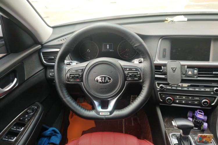 Used Kia K5 2016 1.6T Automatic LUX Steering Wheel