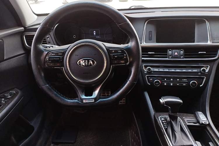 Used Kia K5 2016 1.6T Automatic LUX Steering Wheel