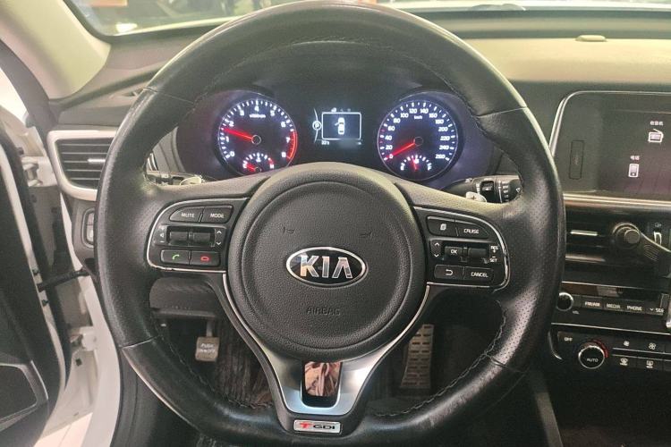 Used Kia K5 2016 1.6T Automatic LUX Steering Wheel