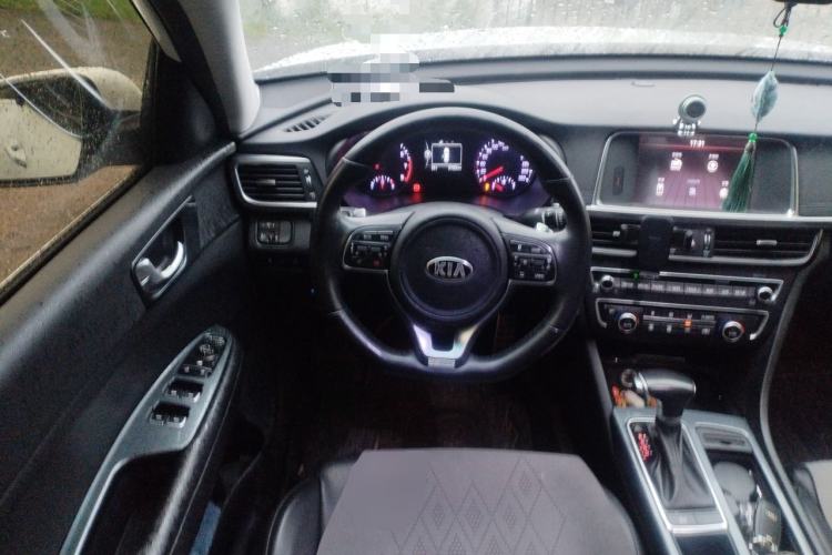 Used Kia K5 2016 1.6T Automatic LUX Steering Wheel