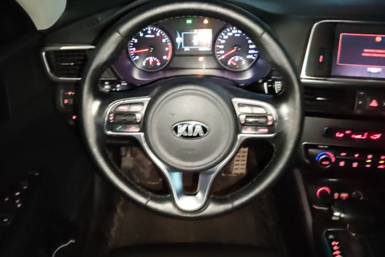 Used Kia K5 2016 2.0L Automatic LUX Steering Wheel