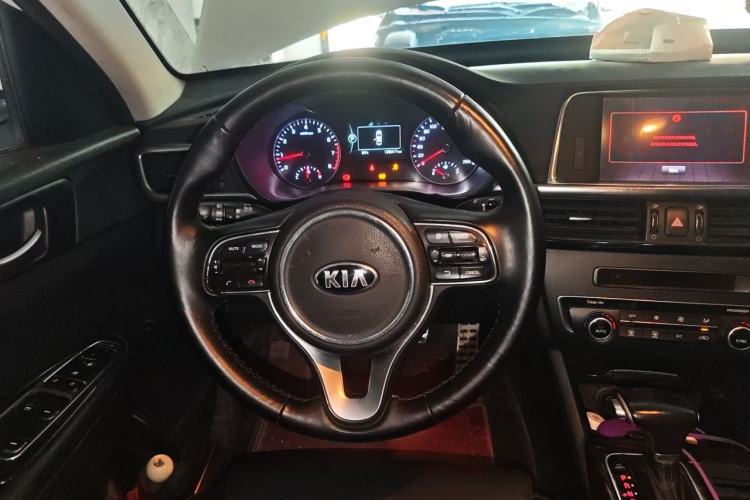 Used Kia K5 2016 2.0L Automatic LUX Steering Wheel