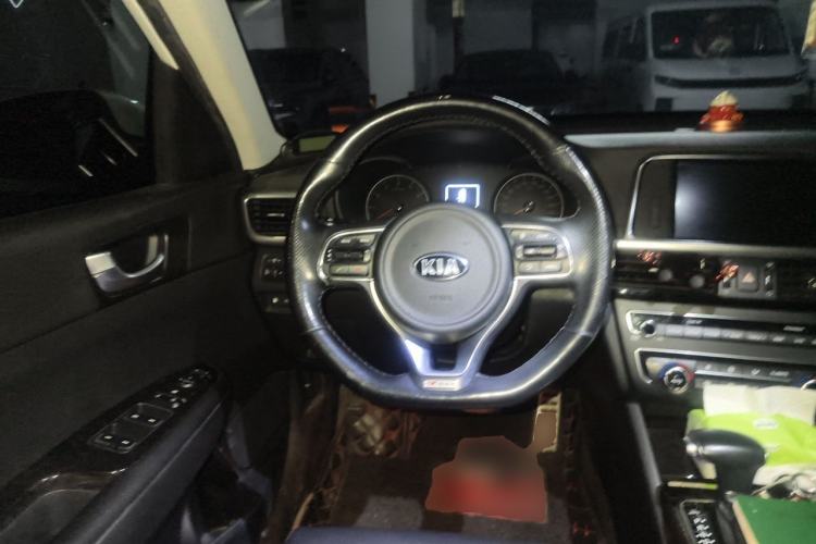 Used Kia K5 2016 1.6T Automatic LUX Steering Wheel