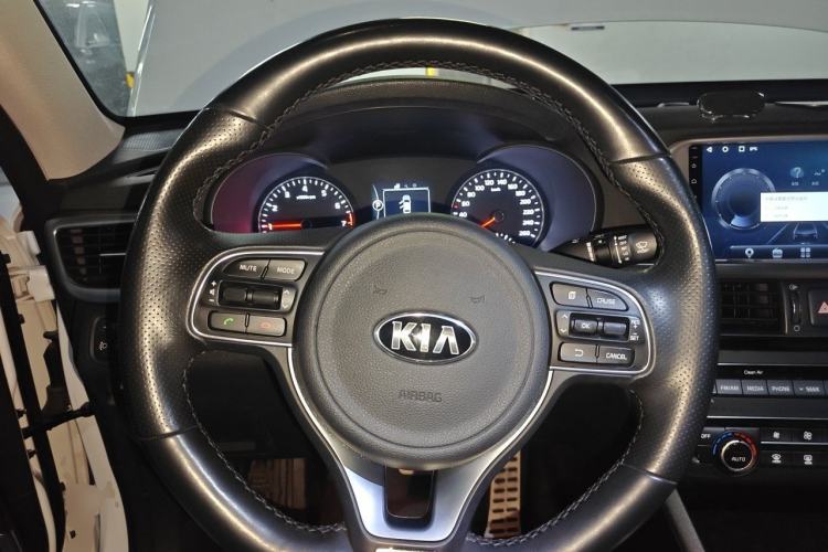 Used Kia K5 2016 1.6T Automatic LUX Steering Wheel