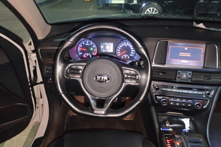Used Kia K5 2016 1.6T Automatic LUX Steering Wheel