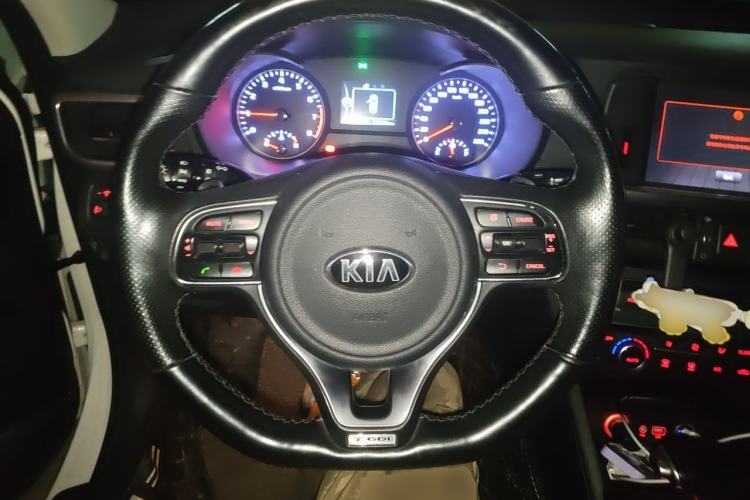 Used Kia K5 2016 1.6T Automatic LUX Steering Wheel