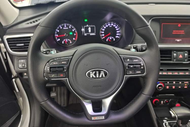 Used Kia K5 2016 1.6T Automatic LUX Steering Wheel