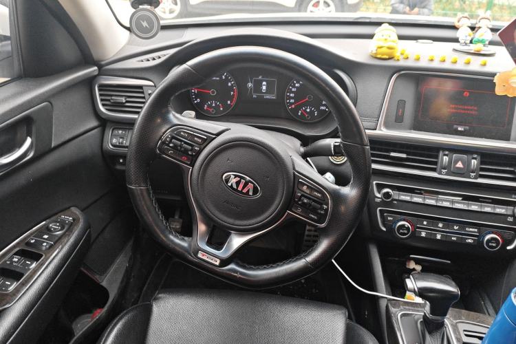 Used Kia K5 2016 1.6T Automatic LUX Steering Wheel