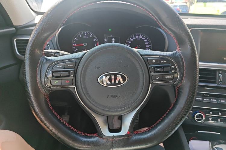 Used Kia K5 2016 1.6T Automatic LUX Steering Wheel