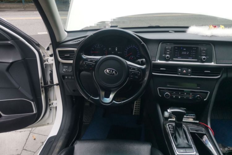 Used Kia K5 2016 2.0L Automatic LUX Steering Wheel