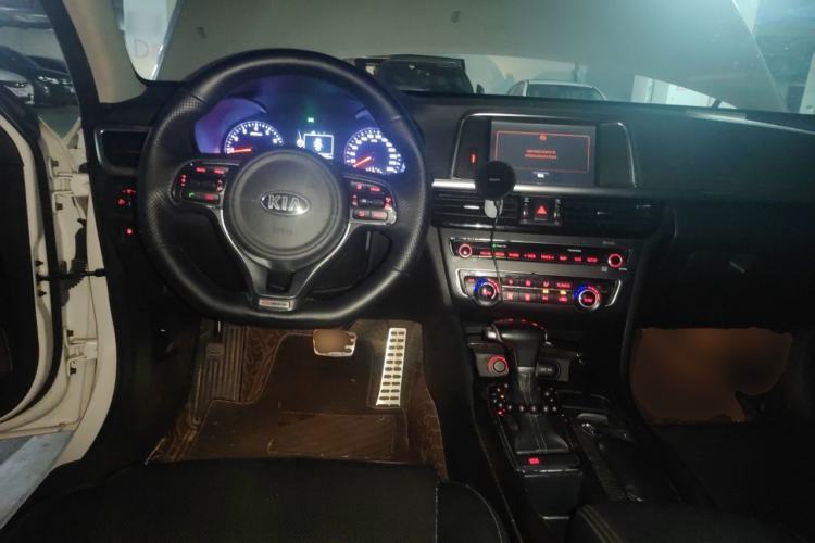 Used Kia K5 2016 1.6T Automatic LUX Steering Wheel