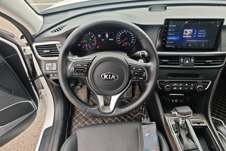 Used Kia K5 2016 2.0L Automatic LUX Steering Wheel