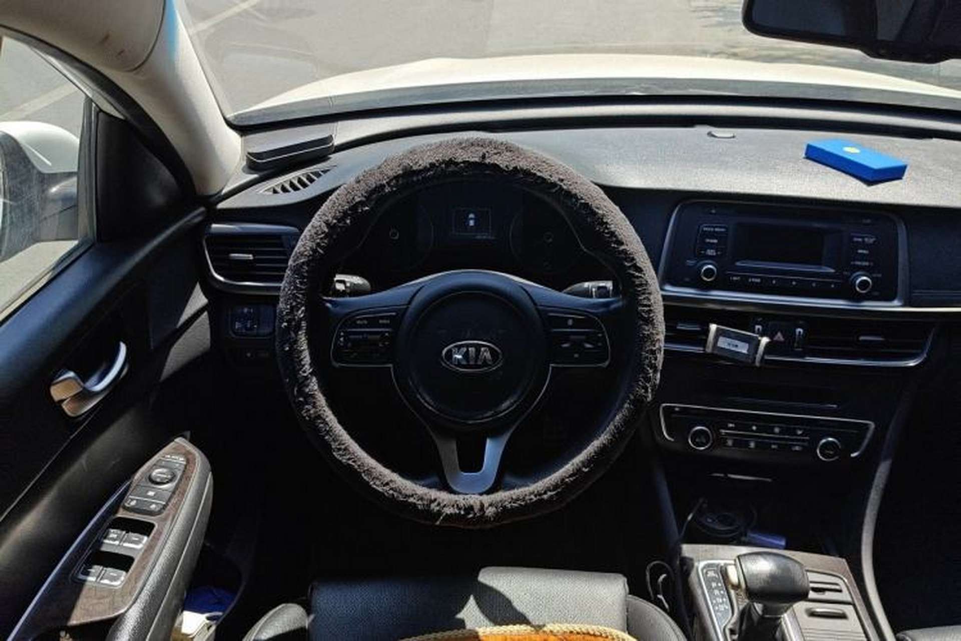 Used Kia K5 2016 2.0L Automatic GLS Steering Wheel