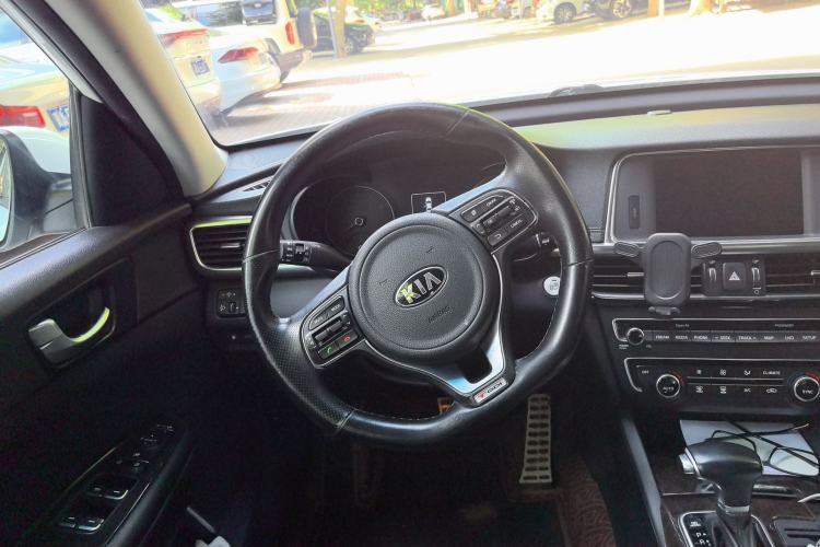 Used Kia K5 2016 1.6T Automatic LUX Steering Wheel