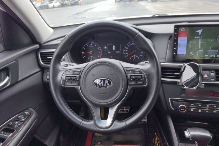 Used Kia K5 2016 2.0L Automatic LUX Steering Wheel