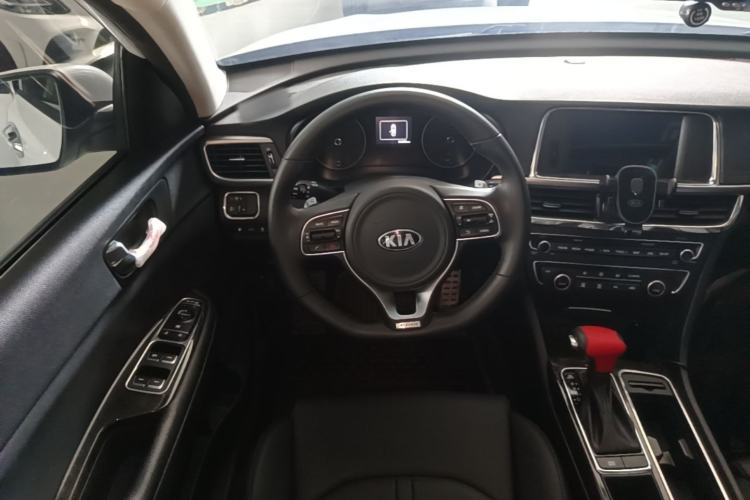 Used Kia K5 2016 1.6T Automatic LUX Steering Wheel