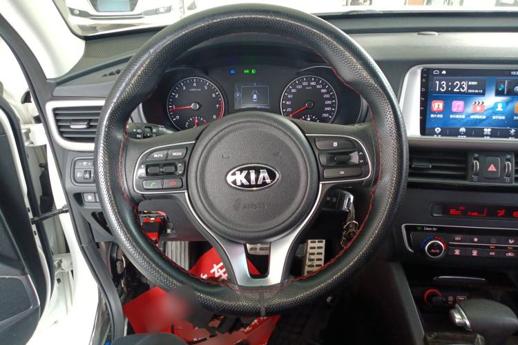 Used Kia K5 2016 2.0L Automatic GLS Steering Wheel