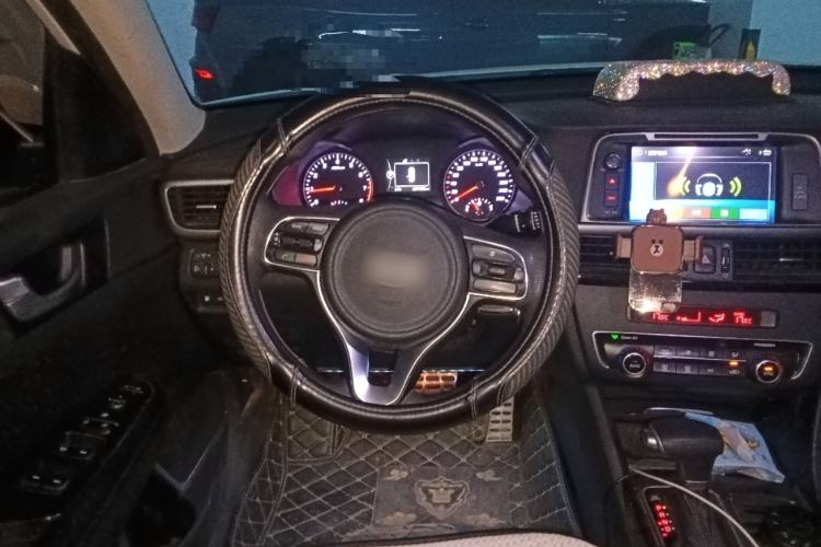 Used Kia K5 2016 2.0L Automatic GLS Steering Wheel