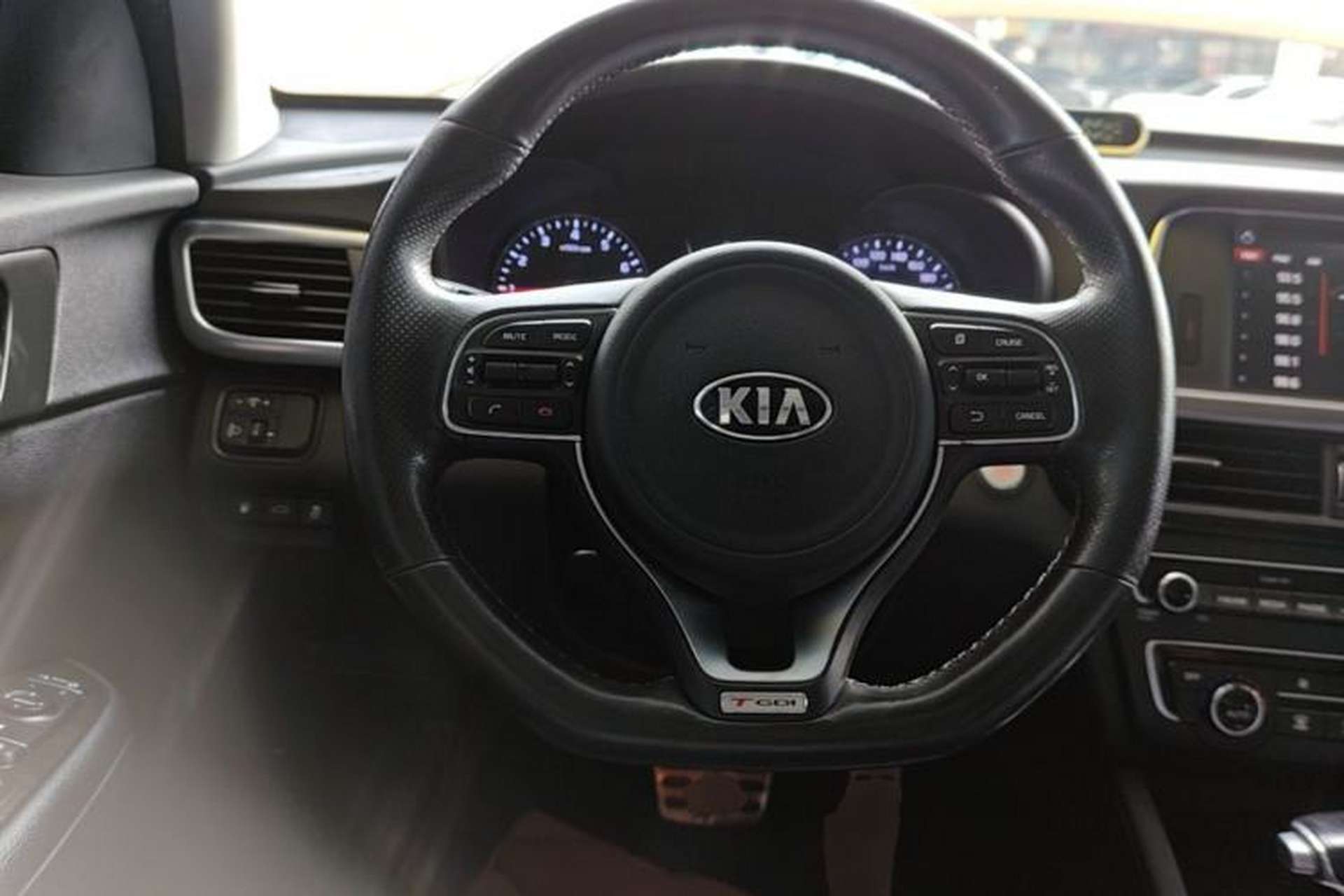 Used Kia K5 2016 1.6T Automatic LUX Steering Wheel