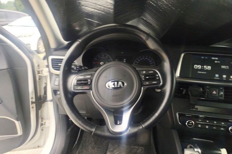 Used Kia K5 2016 2.0L Automatic LUX Steering Wheel