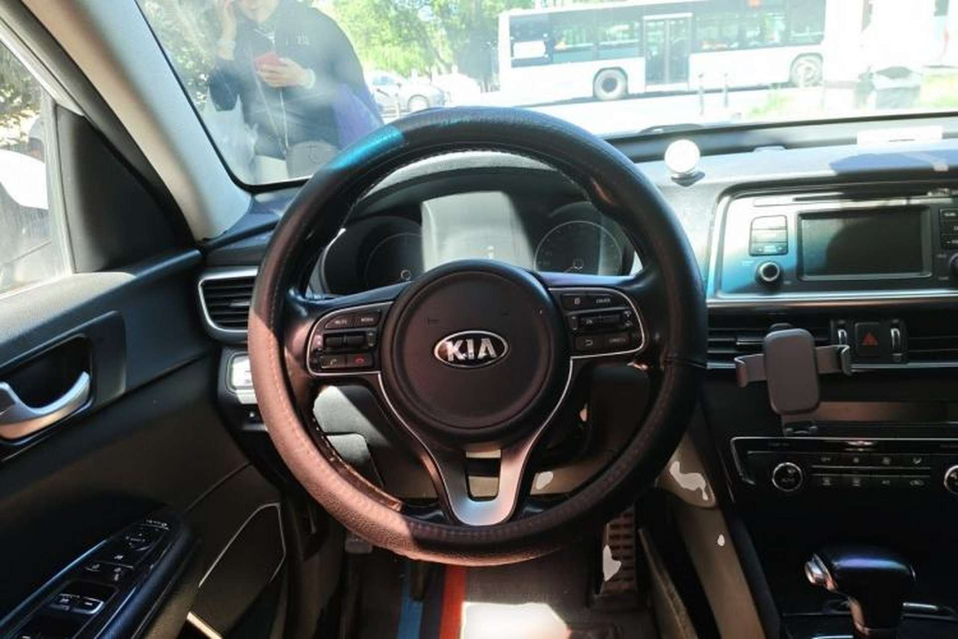 Used Kia K5 2016 2.0L Automatic LUX Steering Wheel