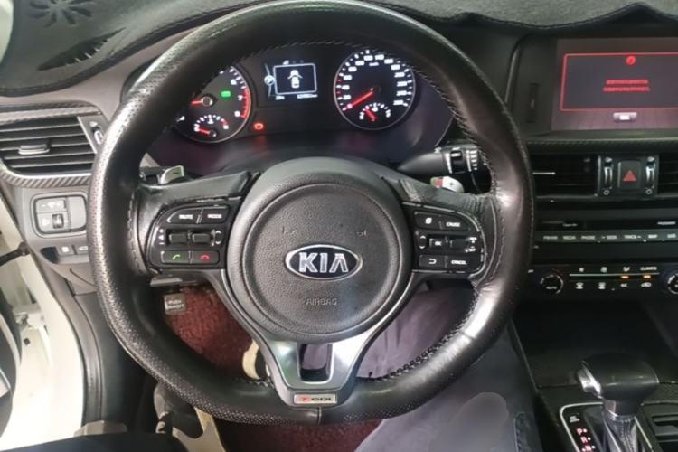 Used Kia K5 2016 1.6T Automatic LUX Steering Wheel