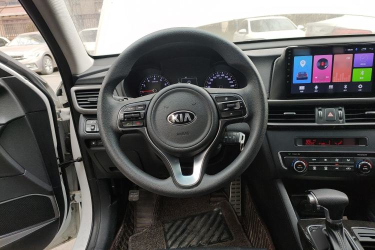 Used Kia K5 2016 2.0L Automatic GLS Steering Wheel
