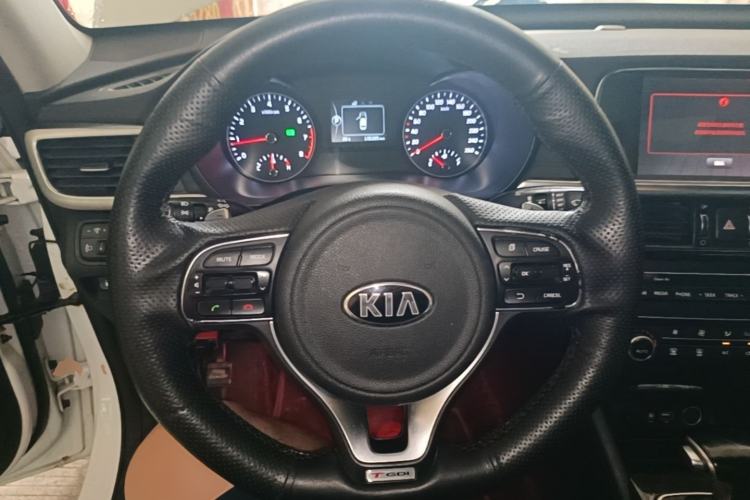 Used Kia K5 2016 1.6T Automatic LUX Steering Wheel