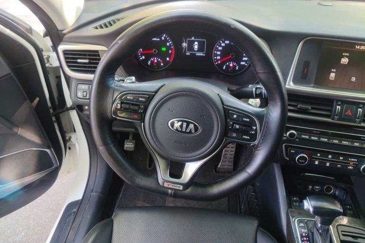 Used Kia K5 2016 1.6T Automatic LUX Steering Wheel