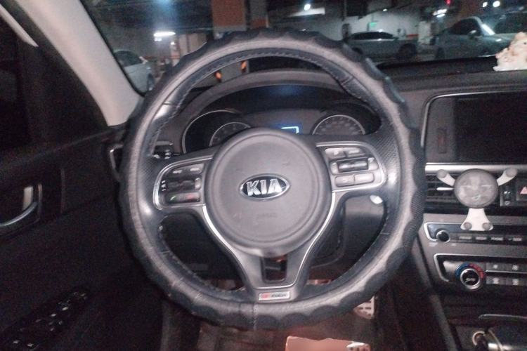Used Kia K5 2016 1.6T Automatic LUX Steering Wheel