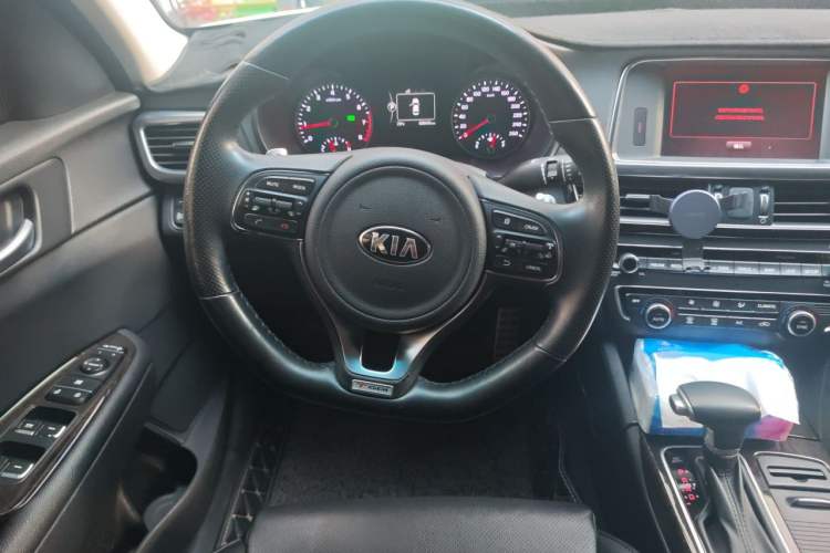 Used Kia K5 2016 1.6T Automatic LUX Steering Wheel
