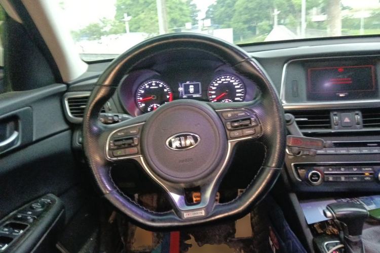 Used Kia K5 2016 1.6T Automatic LUX Steering Wheel