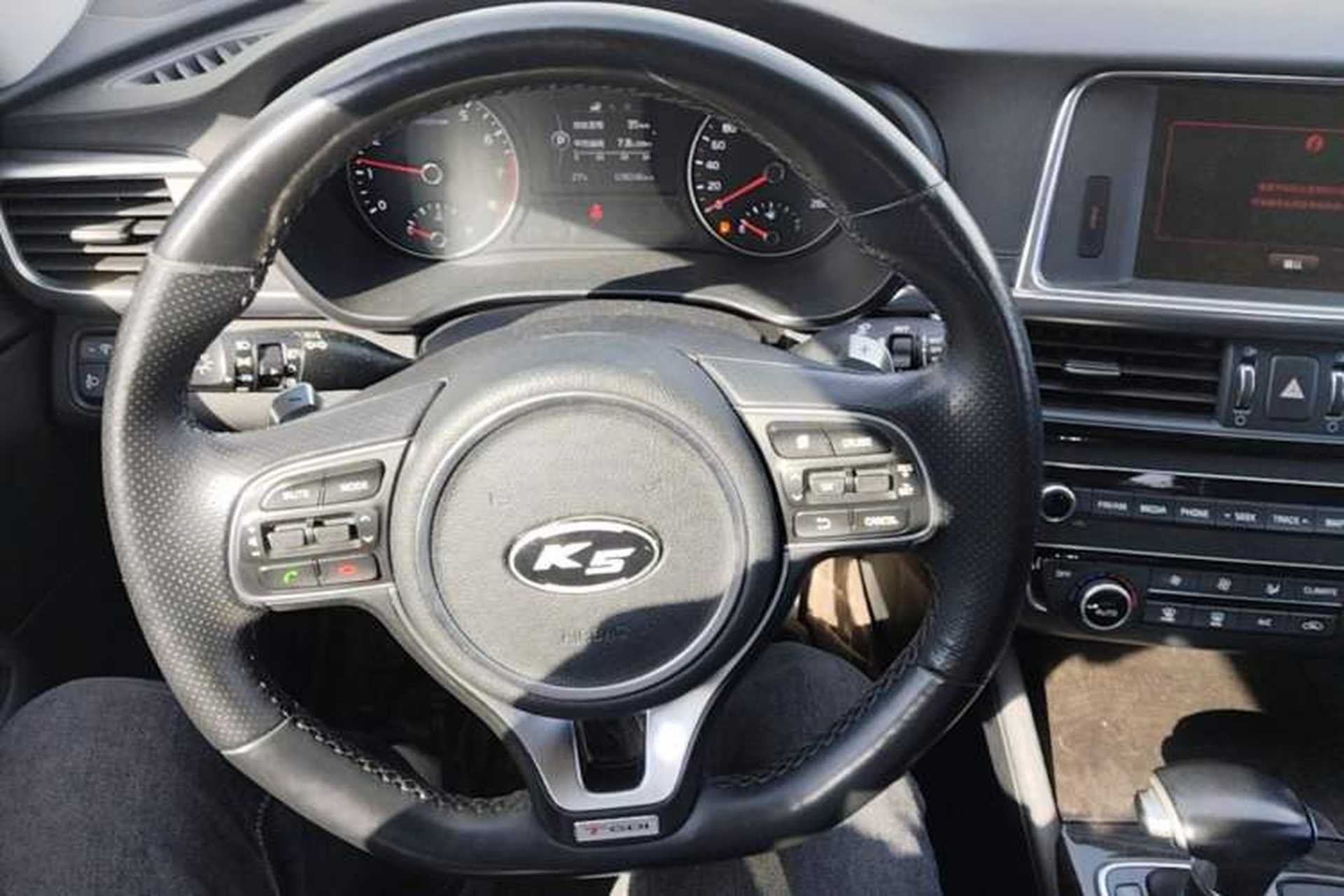 Used Kia K5 2016 1.6T Automatic LUX Steering Wheel