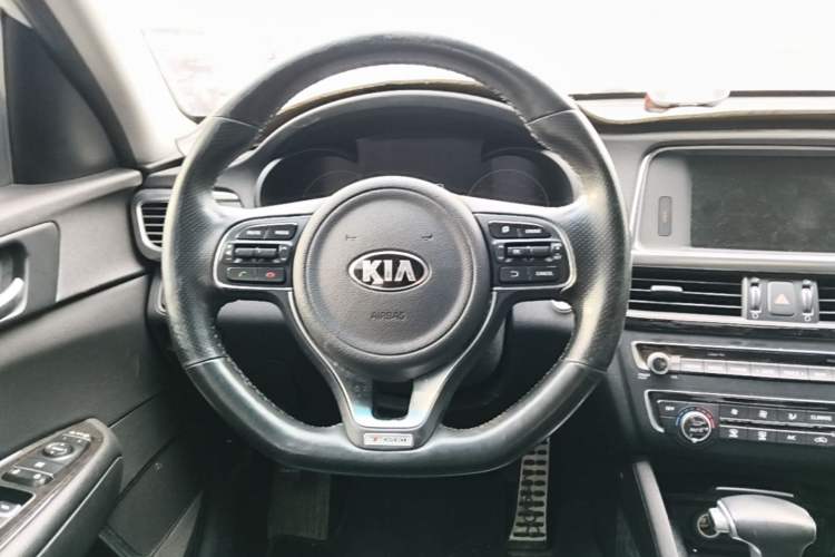 Used Kia K5 2016 1.6T Automatic LUX Steering Wheel