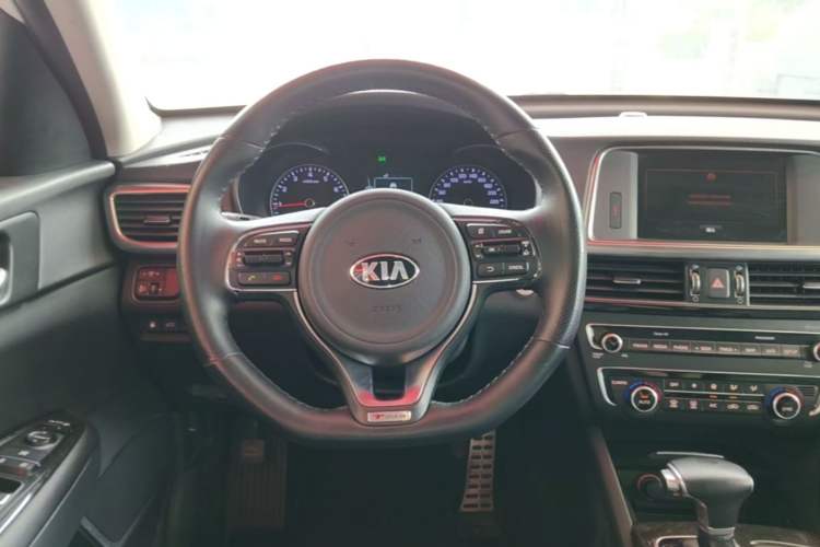 Used Kia K5 2016 1.6T Automatic LUX Steering Wheel