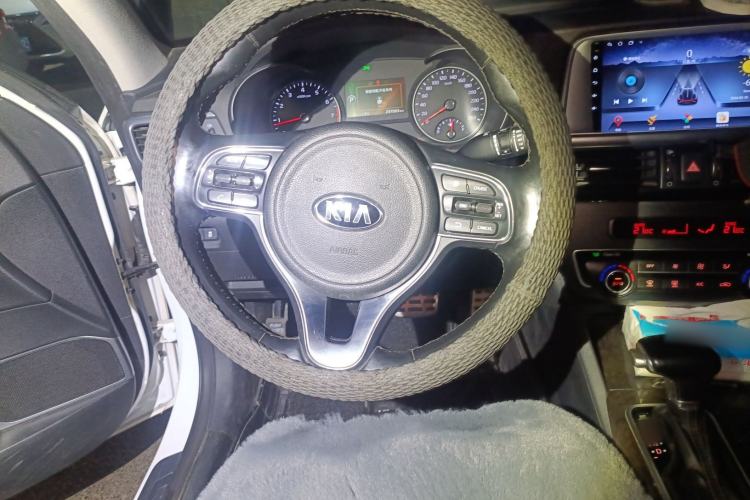 Used Kia K5 2016 2.0L Automatic LUX Steering Wheel