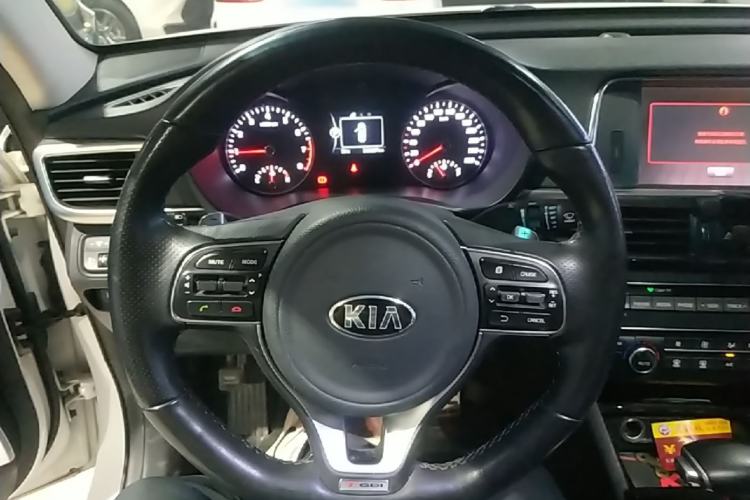 Used Kia K5 2016 1.6T Automatic LUX Steering Wheel