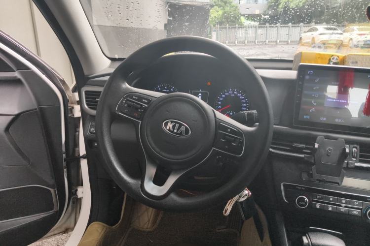 Used Kia K5 2016 2.0L Automatic GL Steering Wheel