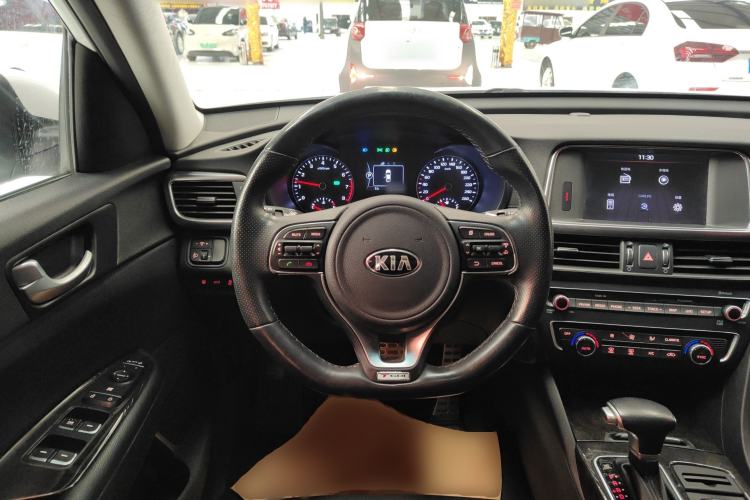Used Kia K5 2016 1.6T Automatic LUX Steering Wheel