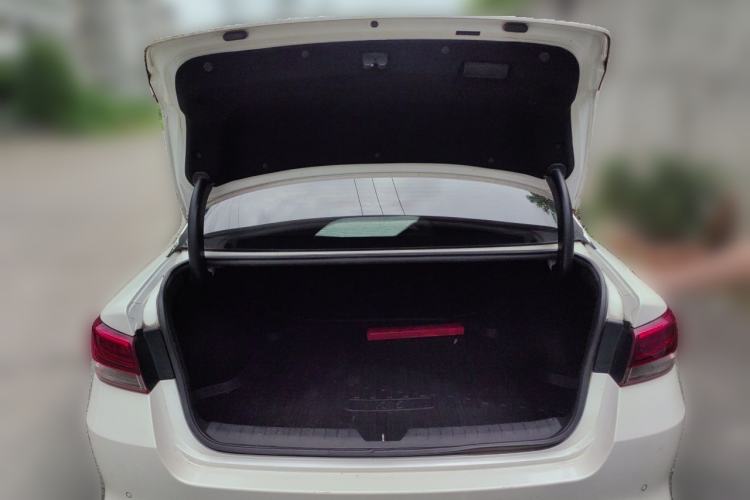 Used Kia K5 2016 2.0L Automatic GLS Trunk