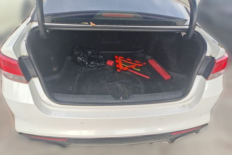 Used Kia K5 2016 1.6T Automatic LUX Trunk