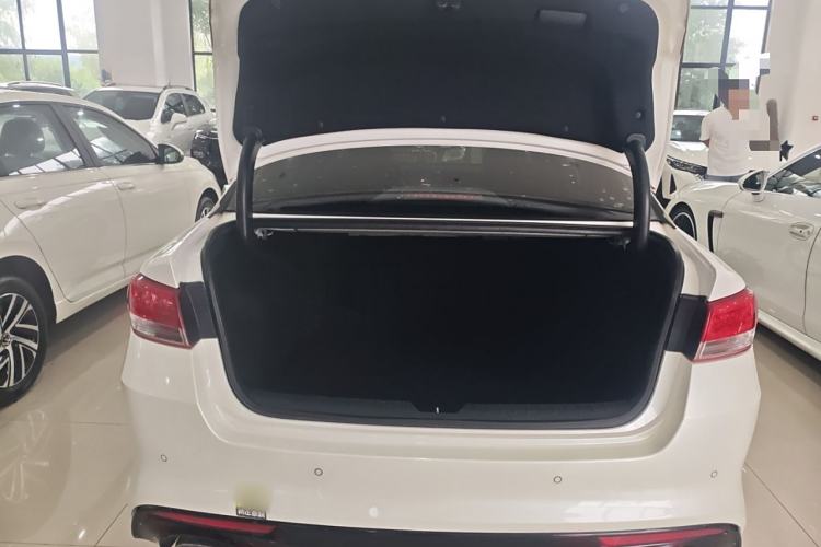 Used Kia K5 2016 1.6T Automatic LUX Trunk