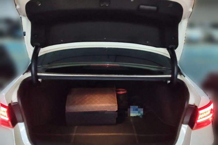 Used Kia K5 2016 2.0L Automatic LUX Trunk