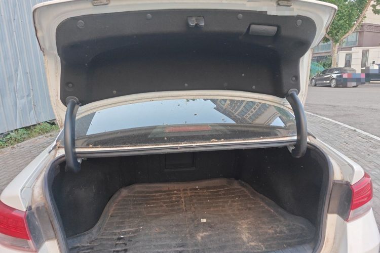 Used Kia K5 2016 2.0L Automatic LUX Trunk